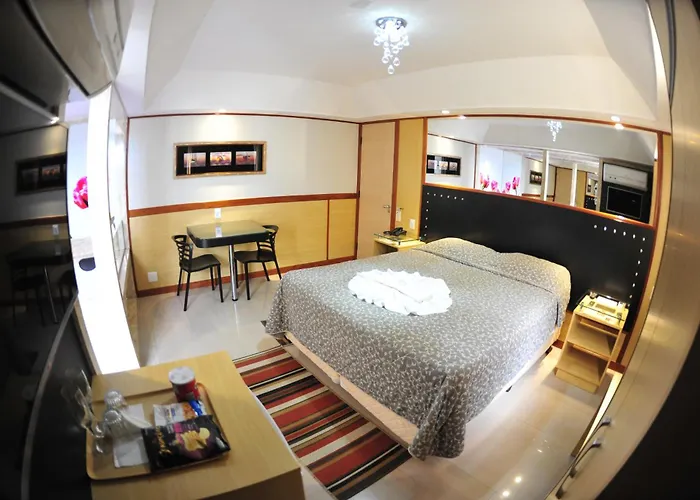 Premium PlazaHotel Em